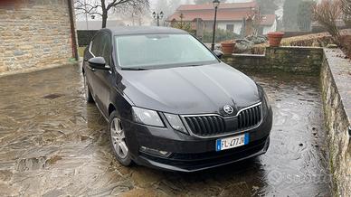 Skoda Octavia berlina
