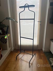 Appendiabiti da terra / Servo Muto