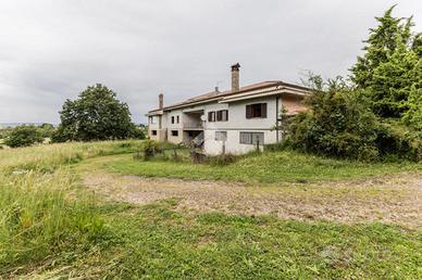 PORZIONE DI BIFAMILIARE A BRACCIANO