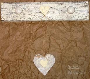 Appendino in legno in stile shabby chic