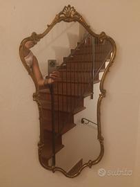 Specchio da parete  con cornice in ottone anni 50