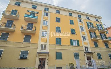 3 LOCALI CON BALCONI IN CENTRO A RIVA TRIGOSO