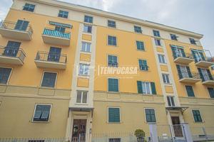 3 LOCALI CON BALCONI IN CENTRO A RIVA TRIGOSO