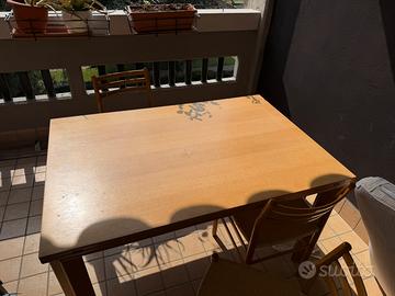 Tavolo da pranzo in legno