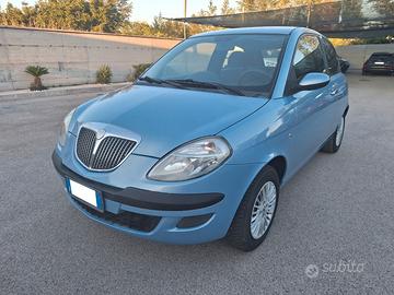 Lancia Ypsilon 1.2 16v Oro