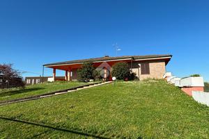 VILLA SINGOLA A RIVOLTA D'ADDA