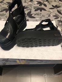 scarpe alla moda di marca