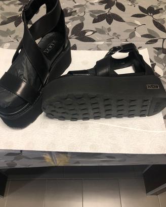 scarpe alla moda di marca