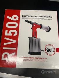 Rivettatrice
