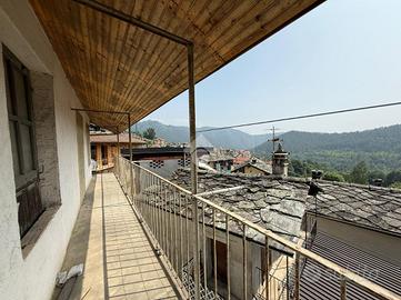 CASA SEMINDIPENDENTE A TRAVES