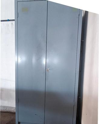 Armadietto in ferro 800x365x1800 (h) mm