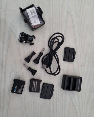 GOPRO ACCESSORI BORSA BATTERIE CARICABATTERIE ECC