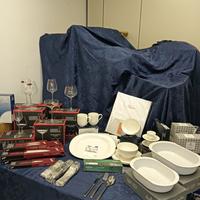 POSATE- PIATTI-BICCHIERI-TOVAGLIE -SEDIE-TAVOLI