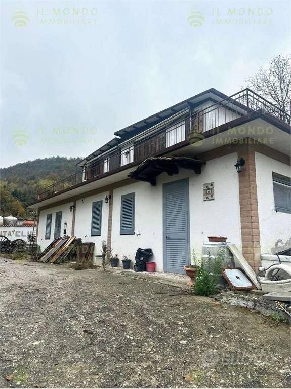 Rustico / Casale di 92 m² con 2 locali a Borgo Pri - Vista 2