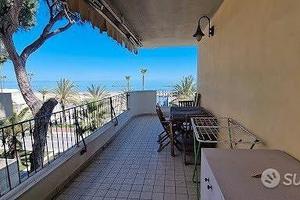 Appartamento in centro fronte mare - residenza La