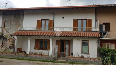CASA SEMINDIPENDENTE A CASTELLETTO SOPRA TICINO