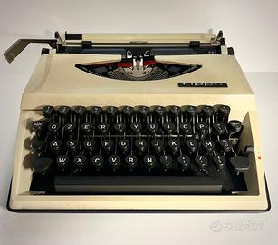 Macchina da scrivere Triumph modello TIPPA