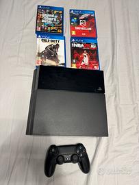Playstation 4 + 4 videogiochi