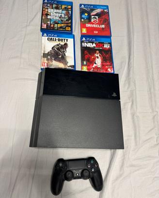 Playstation 4 + 4 videogiochi
