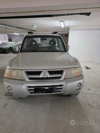 mitsubishi pajero 2.5 anno 2004