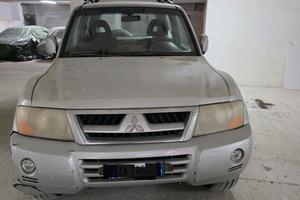 mitsubishi pajero 2.5 anno 2004