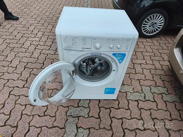 LAVATRICE INDESIT  7 KG A++ 1200 GIRI, CONSEGNA 