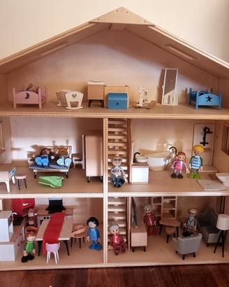 Casetta in legno per bambole