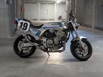 Honda Hornet 900 replica bol d'or