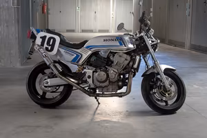 Honda Hornet 900 replica bol d'or