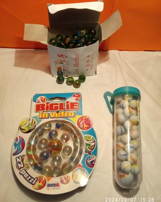 Biglie di vetro nuove