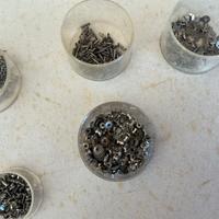 Piccoli pezzi ricambi per orologi meccanici