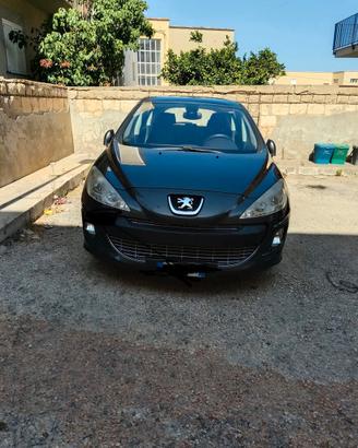 Peugeot 308 1.6 HDi 110CV 5P Feline