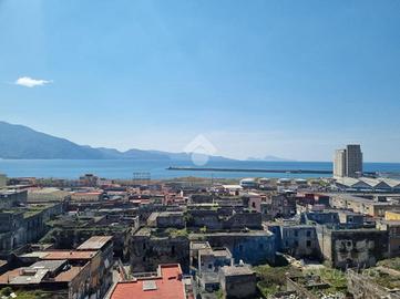 2 LOCALI A TORRE ANNUNZIATA