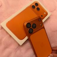 iPhone 17 Pro Max arancione cosmico