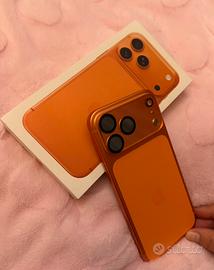 iPhone 17 Pro Max arancione cosmico
