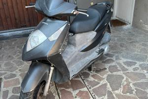 Honda dylan 125