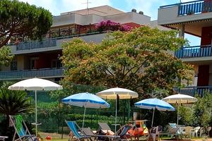 Casa a Santa Marinella in residence con piscina