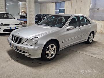 Mercedes-benz C 200 benzina