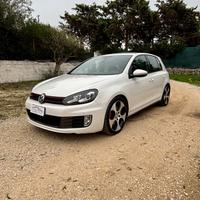 Volkswagen Golf GTI 2.0 TSI 5p.