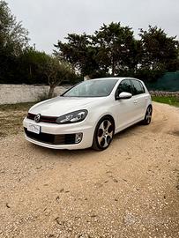 Volkswagen Golf GTI 2.0 TSI 5p.