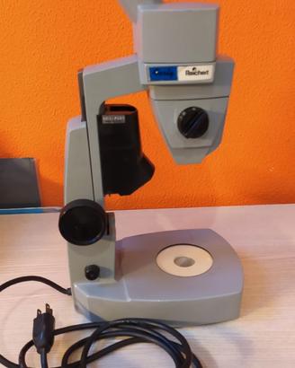 Microscopio binoculare Reichert. USA.