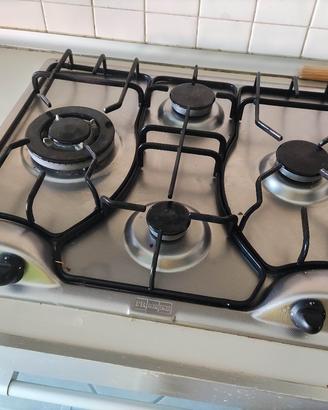 cucina piastra 4 fuochi Franke