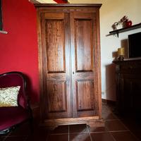Armadio antico in legno scuro + appedino +ripiano