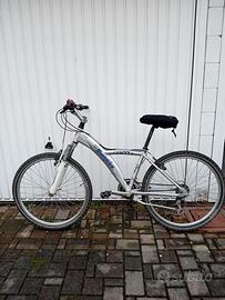 Bici MTb marca Colzani modello NSR Scorpion