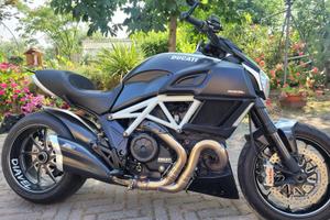 Ducati Diavel 1200 Carbon White 2014
