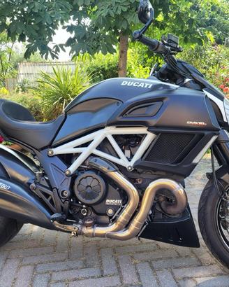 Ducati Diavel 1200 Carbon White 2014
