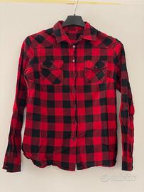 Camicia a quadri nera e rossa