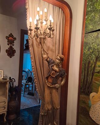 lampada da terra in legno con moro veneziano