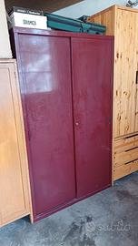 ARMADIO ROSSO IN FERRO