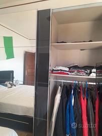 Letto, armadio, divano